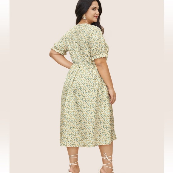 BloomChic Plus Size 6XL Citrus Lemon Print Overlap Collar Lantern Sleeve Dress - Picture 2 of 8